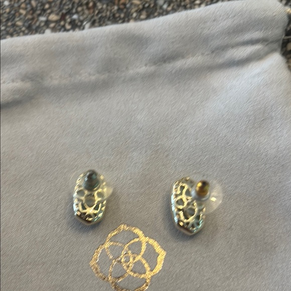 EUC Kendra Scott Ellie turquoise studs - Picture 2 of 3